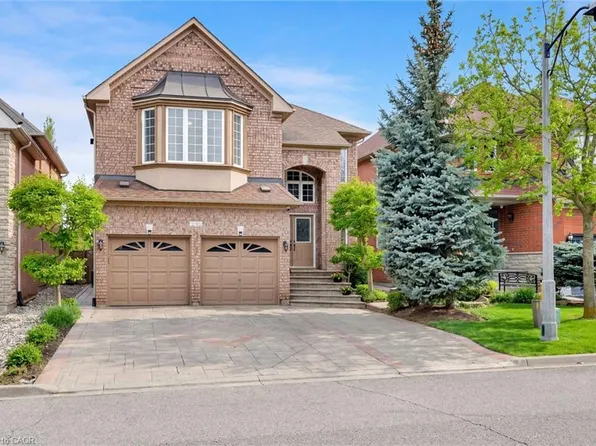 2252 Foxfield Rd, Oakville, ON L6M 4C5