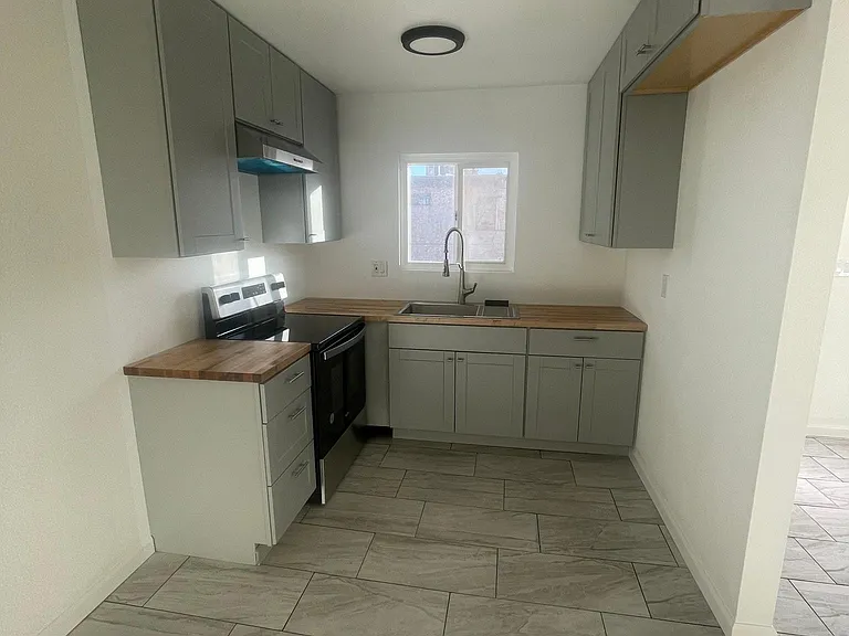 38509 5th St E #4 — Photo 3