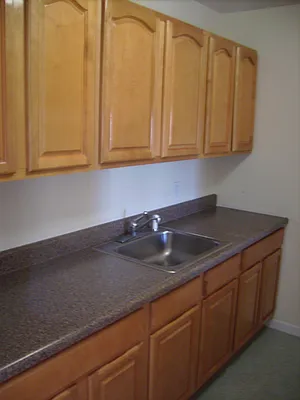 Rented by Perry Associates NYC Inc | media 24