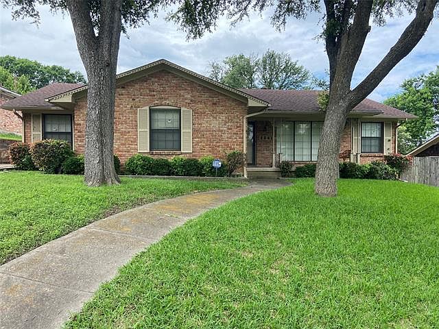 1st image of 2341 Pinebluff Dr
