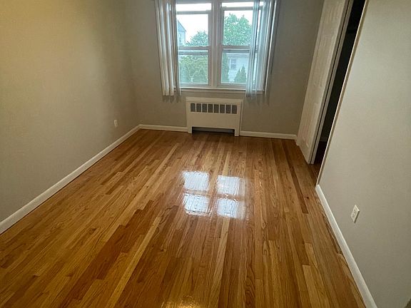 5th image of 54 University Ave #2