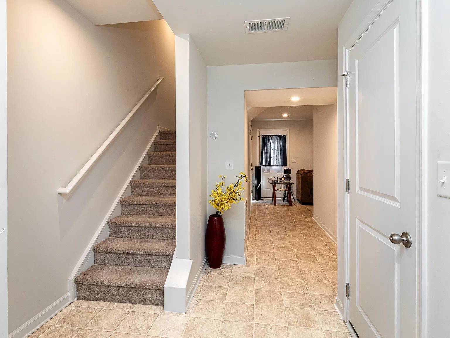 4005 Lush Grove Dr — Photo 4