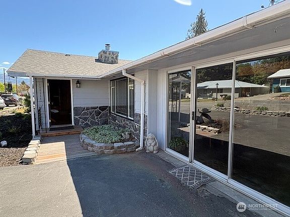 3rd image of 23 W Hale Avenue