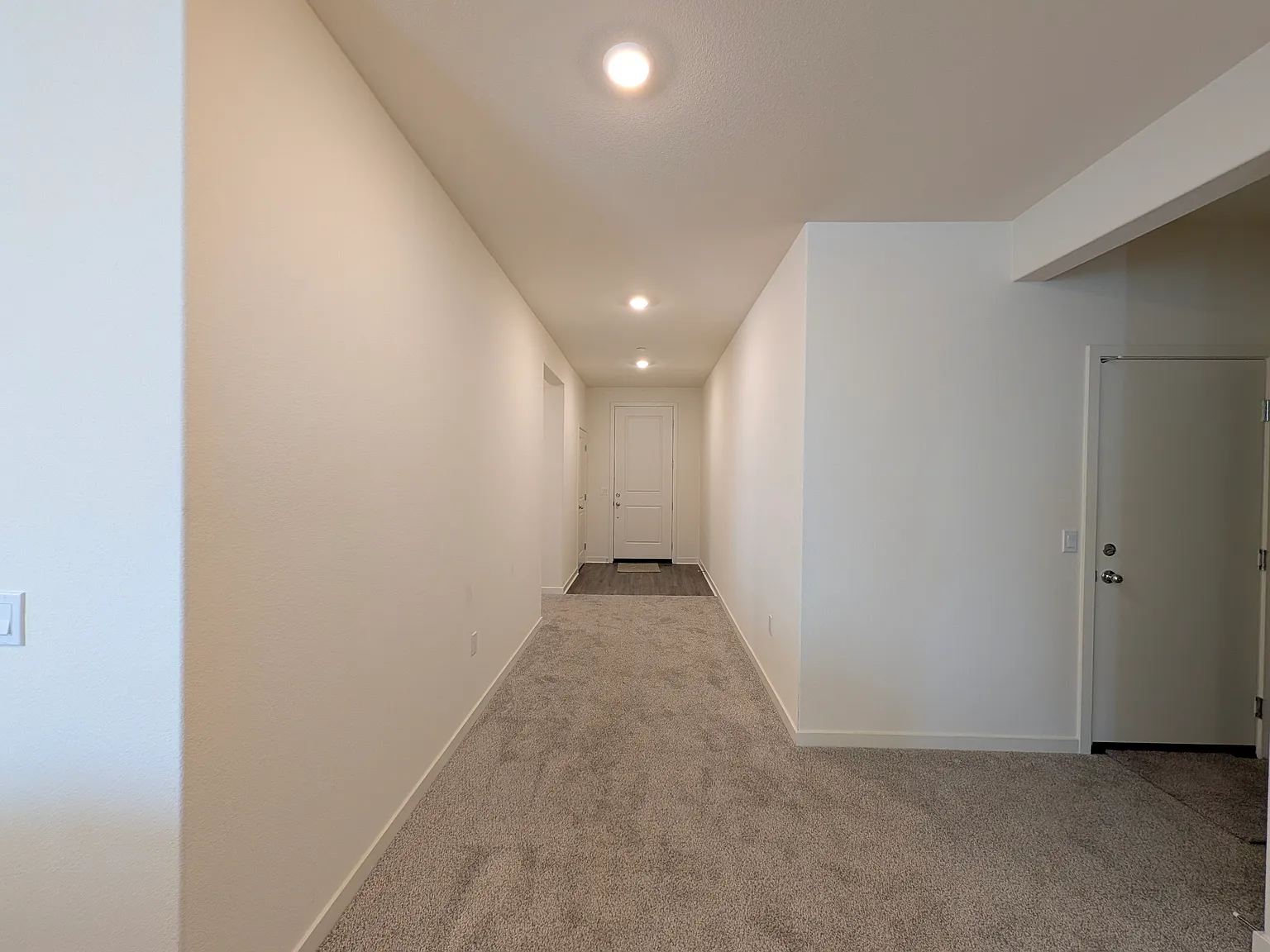 Highlands Dr - 821 — Photo 3