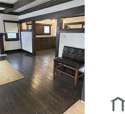3rd image of 814 Manhattan Ave #1