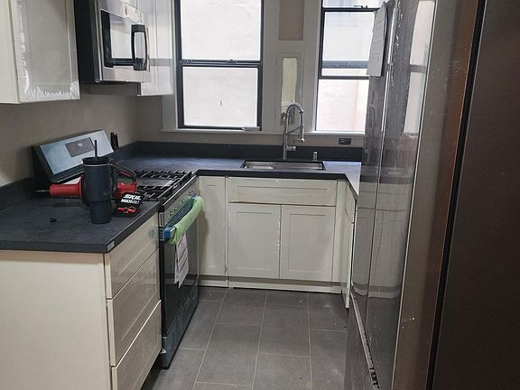 3rd image of 2339 Hilgard Ave #103