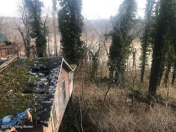 4th image of 226 Browns Hideaway Ln