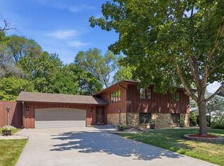 7119 Willow Ln, Minneapolis, MN 55430