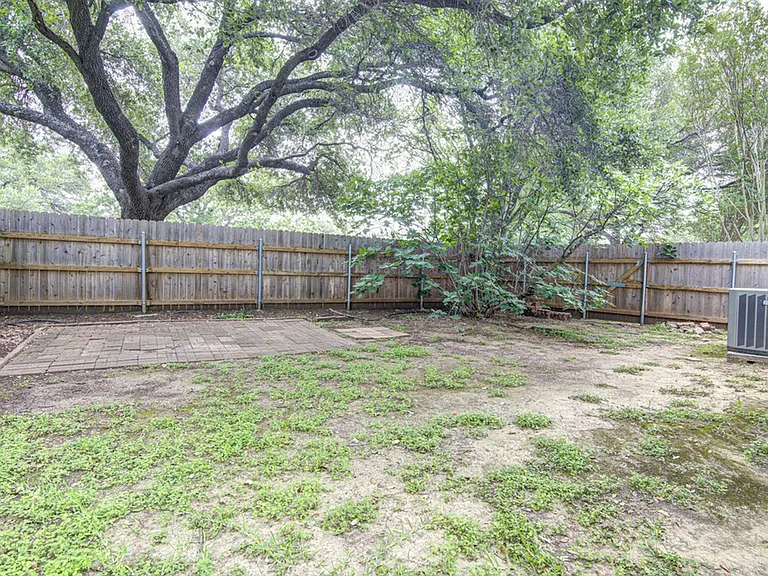 12430 Wycliff Ln — Photo 31