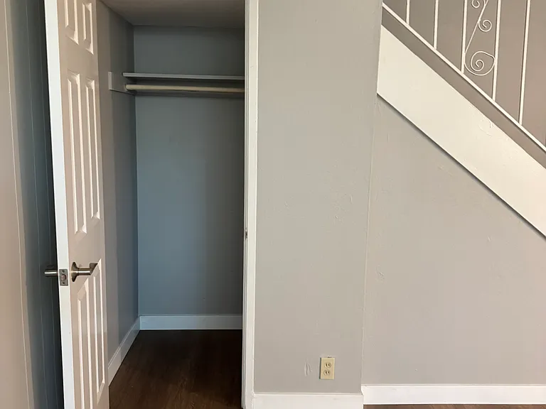 Foothill Manor — Photo 37