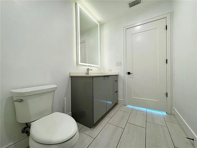 788 W Marietta St #1107 — Photo 11