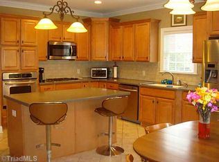 5807 Mabe Dr, Oak Ridge, NC 27310