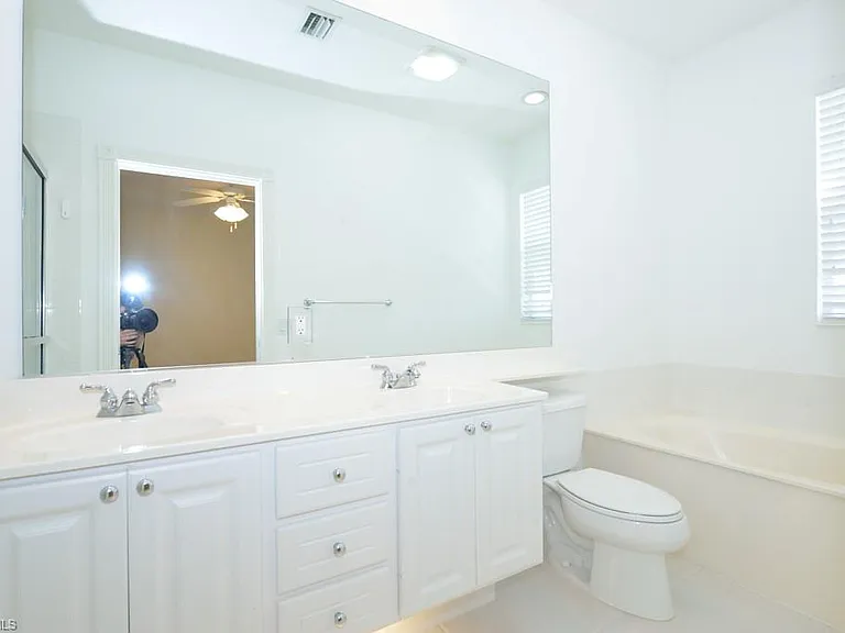 28725 Alessandria Cir — Photo 15