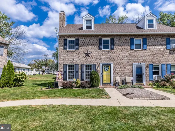 413 Cahill Cir, Honey Brook, PA 19344