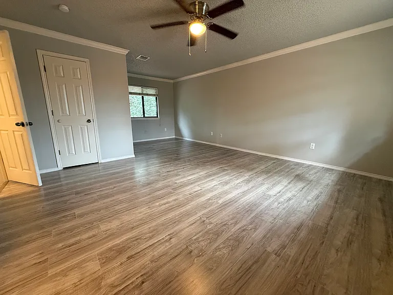 9839 Royal Hunt — Photo 11