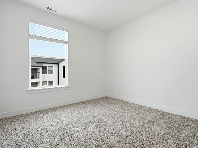 882 N Coulsen Dr #J303 — Photo 8