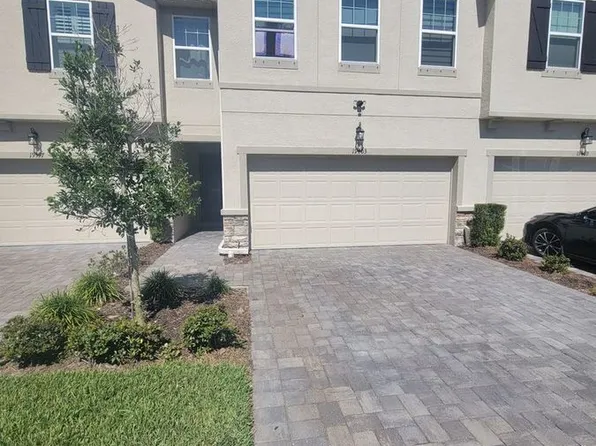 19403 Blue Pond Dr, Lutz, FL 33558