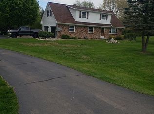 8882 Laurena Dr, Ovid, MI 48866