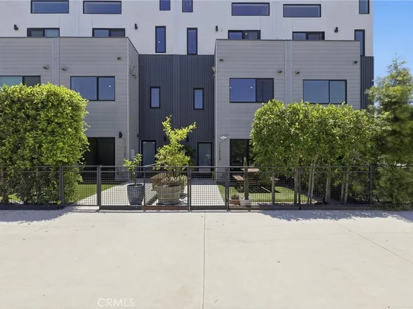 11324 Victory Blvd, North Hollywood, CA 91606