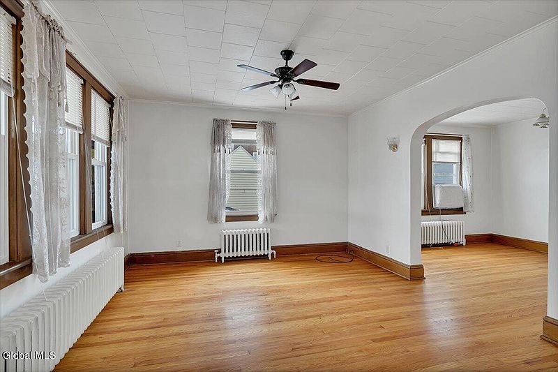 4th image of 30 Bonheim Street