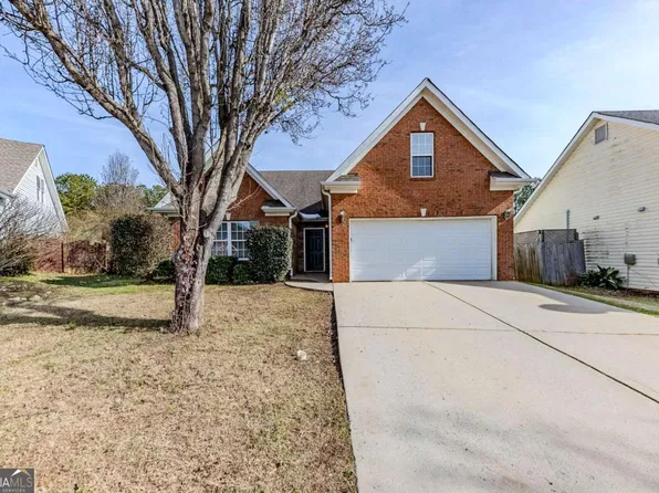 1708 Queen Victoria Ct, Locust Grove, GA 30248