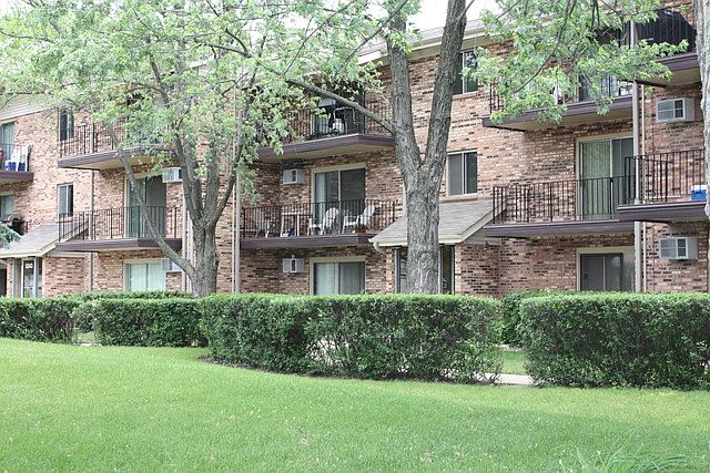 1st image of 13952 Waterbury Dr APT 804