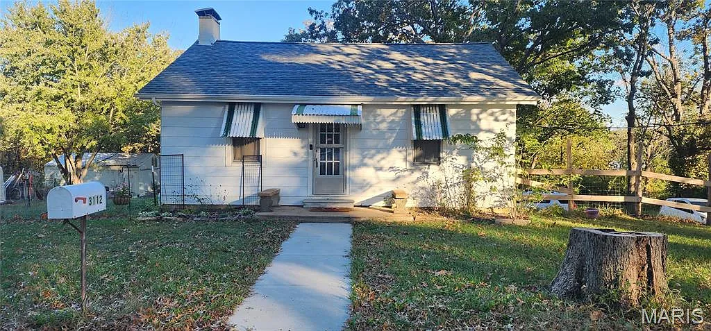3112 Edgewood Dr photo 1