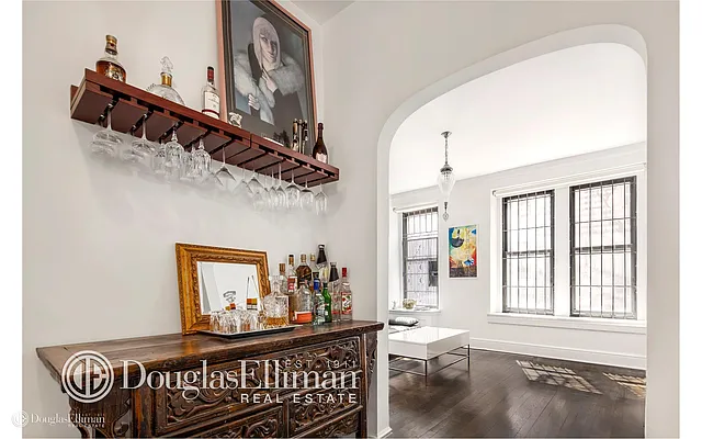 Rented by Douglas Elliman | media 35