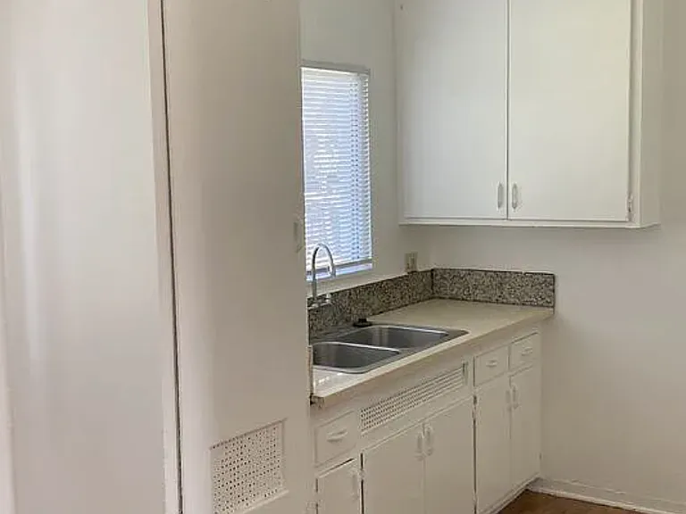 851 N Garfield Ave #3 — Photo 5