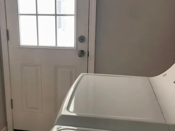 16 South St #A, Camillus, NY 13031