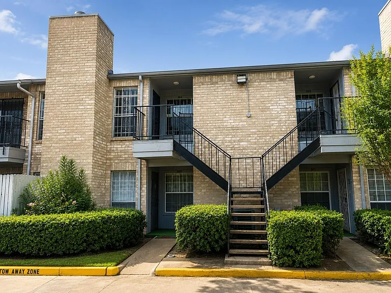6500 Sands Point Dr #202 — Photo 2
