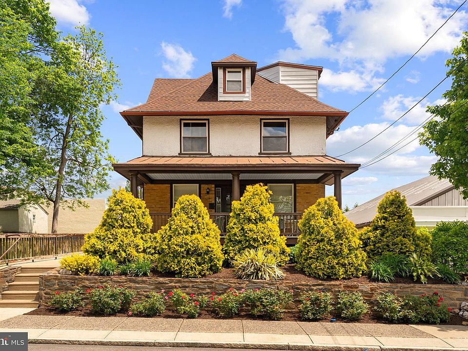 1st image of 11 E Spring Ave