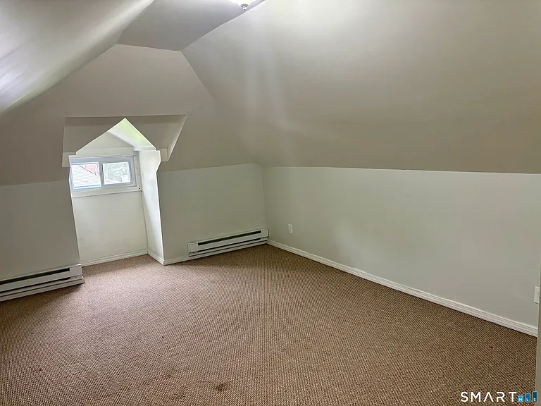 565 Sylvan Ave — Photo 18