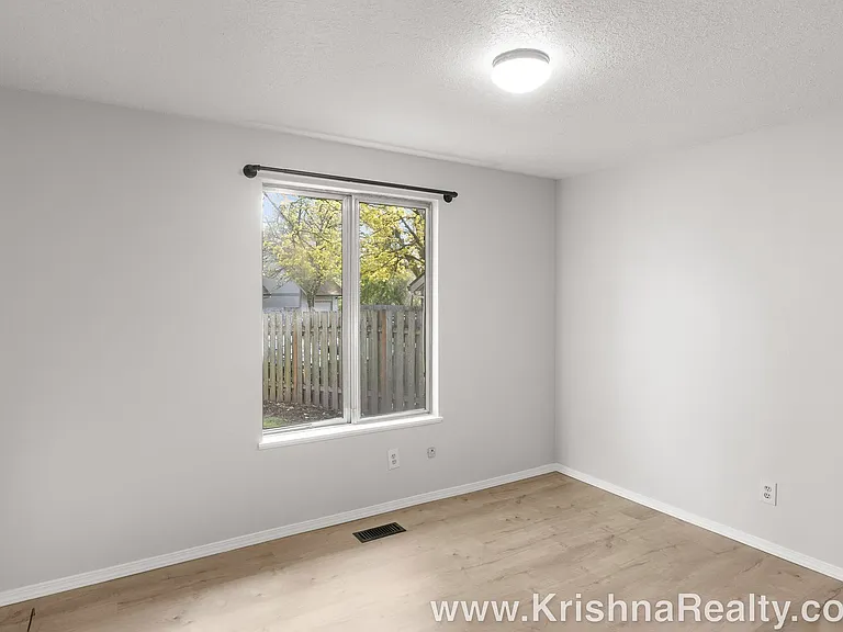 9957 SW Scott Ct — Photo 13
