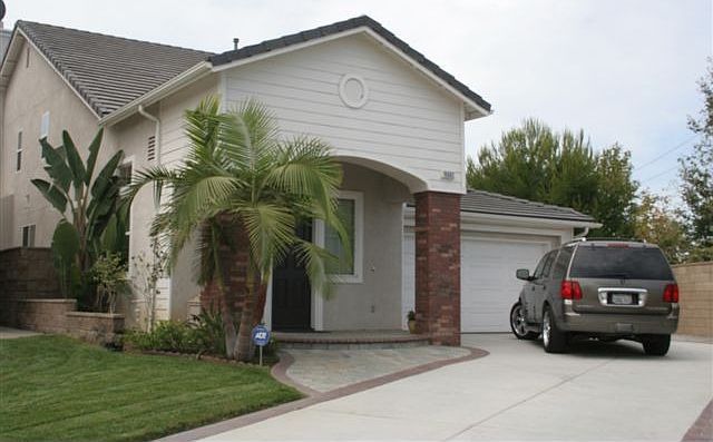 Cul-de-sac home. Only one neighboring house!