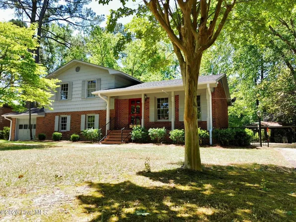 912 W Scotsdale Road, Laurinburg, NC 28352