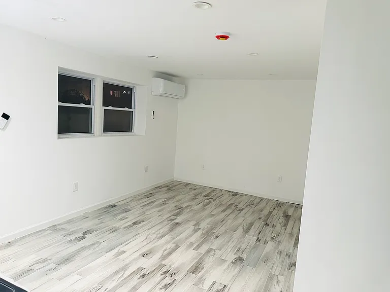 6944 Hillmeyer Ave — Photo 8