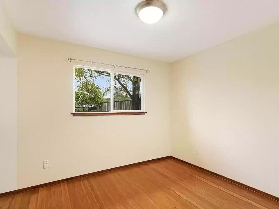 1st image of 1700 Quarry Dr