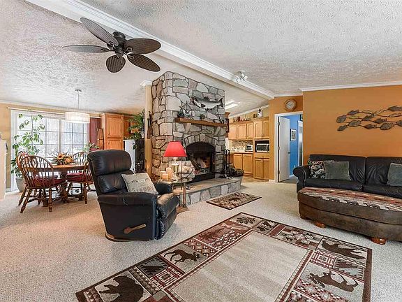 3rd image of 4459 W Circle Dr NE
