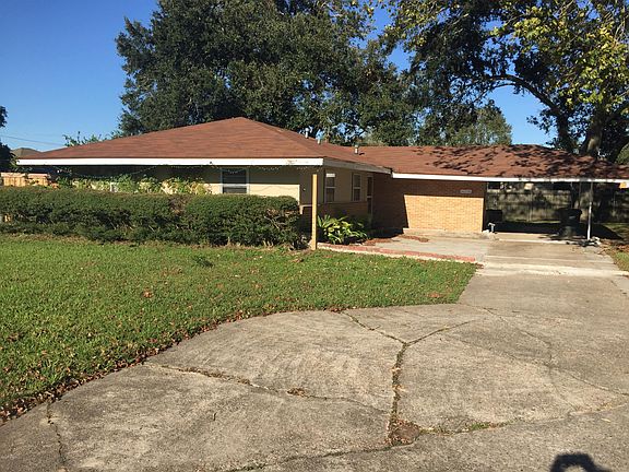 2nd image of 206 Woodcrest Cir