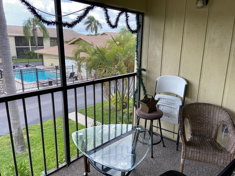 2nd image of 2415 Bayshore Gardens Pkwy APT 8
