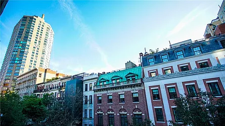 Rented by R New York