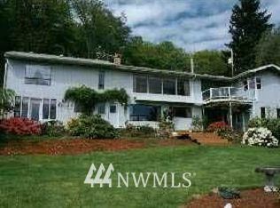 7119 S Maxwelton Rd, Clinton, WA 98236