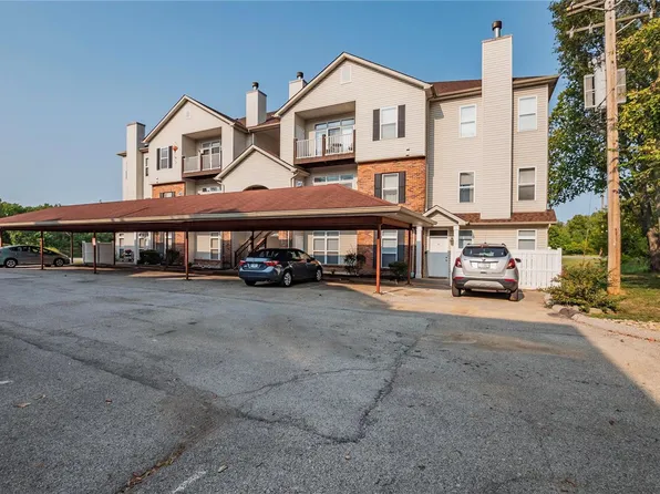 1287 Gardens Circle Dr APT 1D, Saint Louis, MO 63125