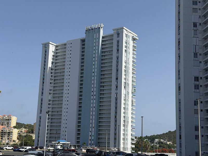 1st image of Dos Marinas APT 809