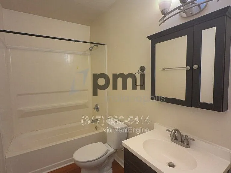 Indy Downtown Colonial Apartments — Photo 55