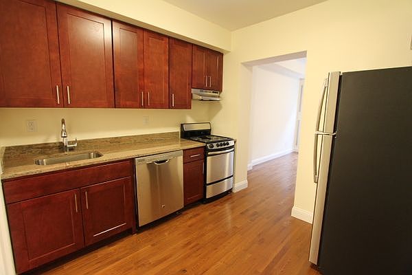 1st image of 1 Bennett Ave APT 1A