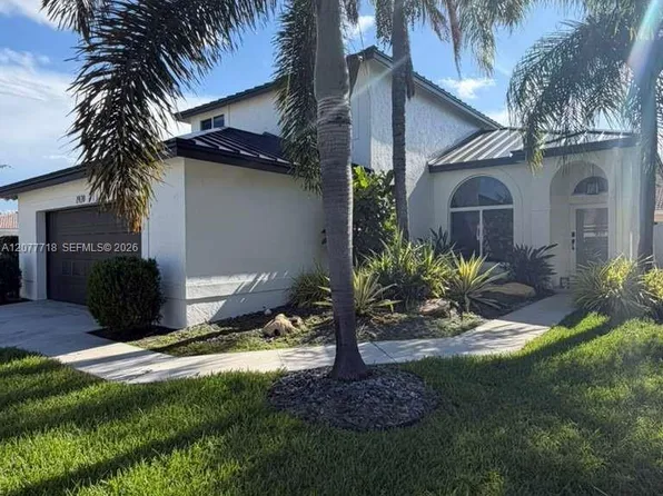1920 NW 182nd Ter, Pembroke Pines, FL 33029