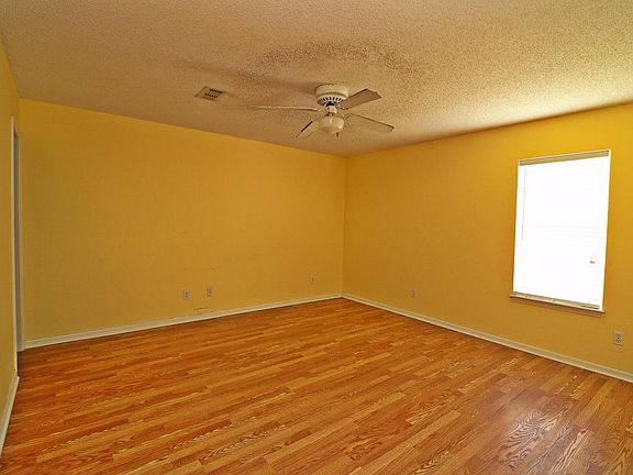 4th image of 2601 A Boone Ct