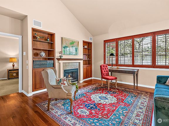 3rd image of 9217 169th Street E